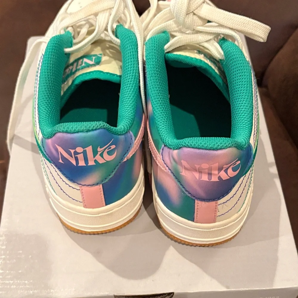 Nike Air Force 1 Low - Cream and Teal